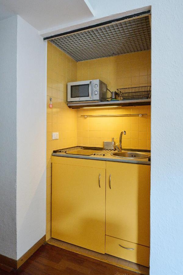 Artist Nadia'S Apartment In Porta Vercellina Milaan Buitenkant foto
